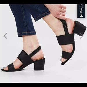 !!Brand New!! Tom’s Poppy Leather Sandals